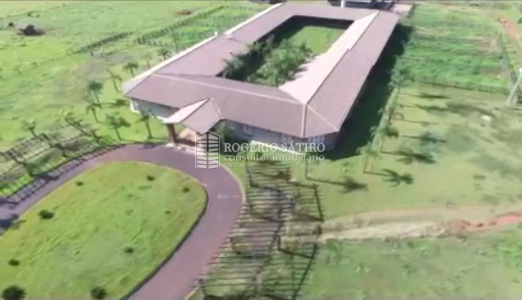 Imagem Imóvel com 3 Quartos à Venda, 195.500.000 m² em Centro - Uberaba Imagem Imóvel com 3 Quartos à Venda, 195.500.000 m² em Centro - Uberaba