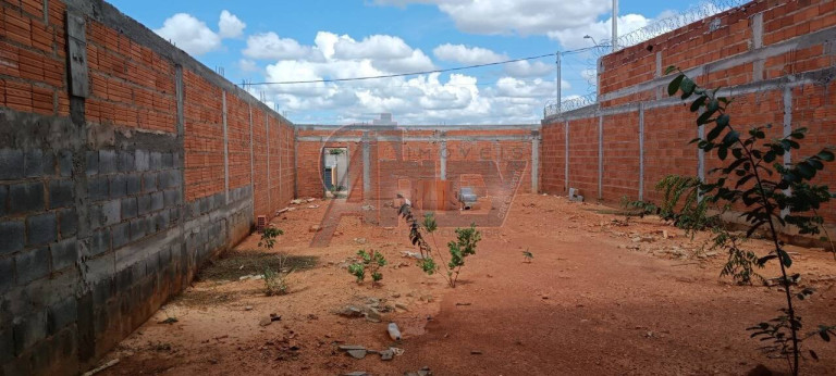Imagem Terreno à Venda, 240 m² em Delfino Magalhães - Montes Claros Imagem Terreno à Venda, 240 m² em Delfino Magalhães - Montes Claros