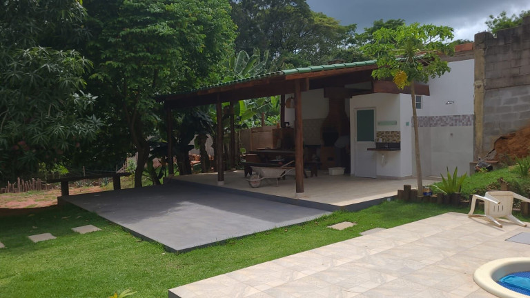 Imagem Imóvel com 2 Quartos à Venda, 2.200 m²