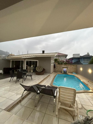 Imagem Casa com 3 Quartos à Venda, 240 m² em Pedra Branca - Palhoça Imagem Casa com 3 Quartos à Venda, 240 m² em Pedra Branca - Palhoça