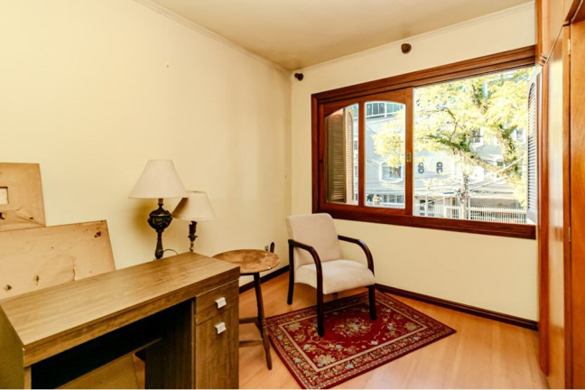 Imagem Casa com 3 Quartos à Venda, 243 m² em Menino Deus - Porto Alegre Imagem Casa com 3 Quartos à Venda, 243 m² em Menino Deus - Porto Alegre
