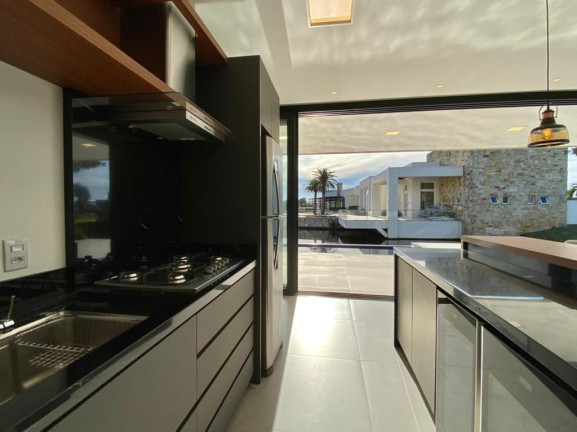 Imagem Sobrado com 5 Quartos à Venda, 480 m² em Xangri-lá - Xangri-la