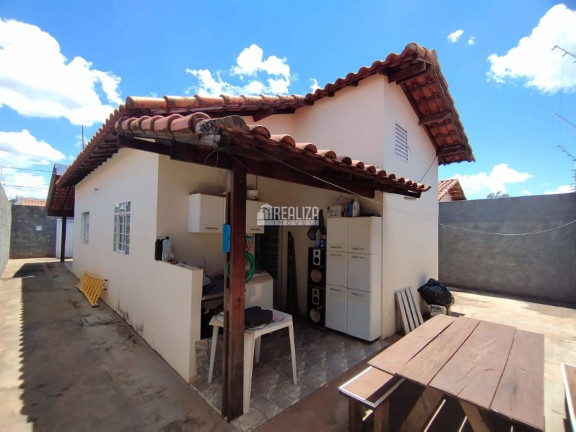 Imagem Casa com 3 Quartos à Venda, 200 m² em Pacaembu - Uberaba Imagem Casa com 3 Quartos à Venda, 200 m² em Pacaembu - Uberaba