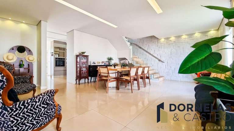 Imagem Casa com 5 Quartos à Venda, 800 m² em Guará I - Brasília Imagem Casa com 5 Quartos à Venda, 800 m² em Guará I - Brasília