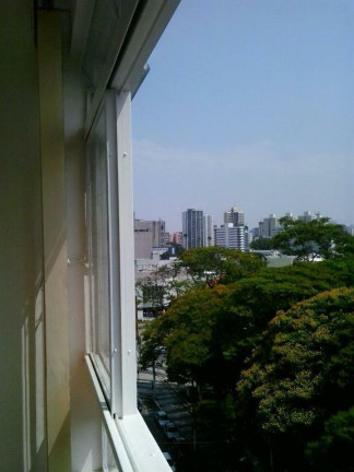 Sala Comercial à Venda ou Locação, 48 m² em Centro - São José Dos Campos
