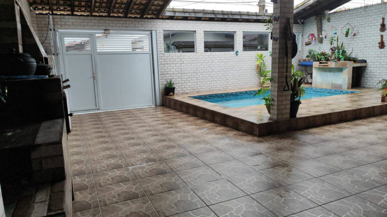 Casa com 2 Quartos à Venda, 260 m² em Mirim - Praia Grande