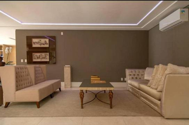 Imagem Casa com 6 Quartos à Venda, 1.111 m² em Florianópolis