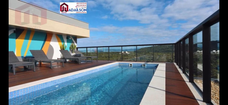 Imagem Imóvel com 3 Quartos à Venda, 234 m²