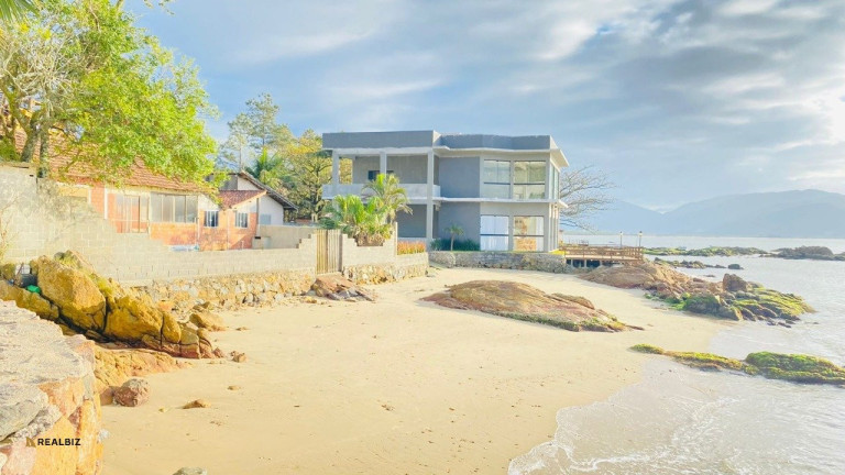 Imagem Casa com 4 Quartos à Venda, 500 m² em Guaporanga - Biguaçu Imagem Casa com 4 Quartos à Venda, 500 m² em Guaporanga - Biguaçu