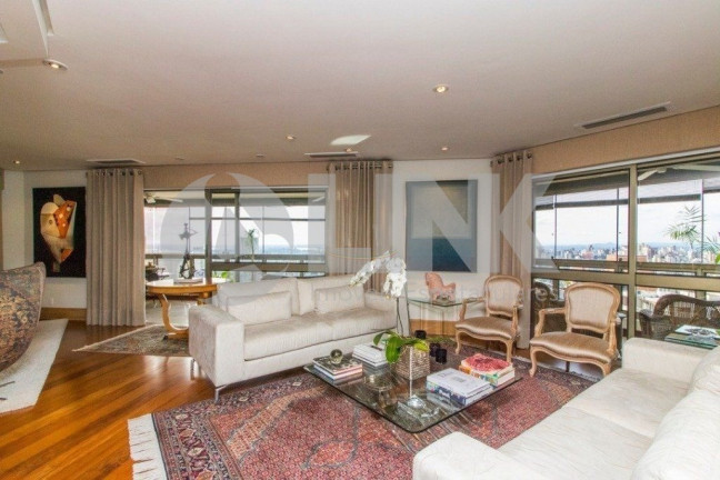 Imagem Imóvel com 5 Quartos à Venda, 757 m² em Bela Vista - Porto Alegre Imagem Imóvel com 5 Quartos à Venda, 757 m² em Bela Vista - Porto Alegre