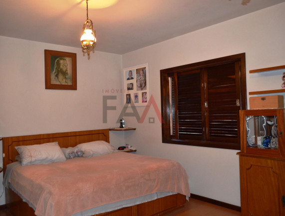 Imagem Casa com 5 Quartos à Venda, 386 m² em Centro - Guarapuava Imagem Casa com 5 Quartos à Venda, 386 m² em Centro - Guarapuava
