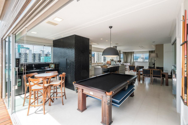Imagem Cobertura à Venda, 253 m² em Centro - Balneário Camboriú