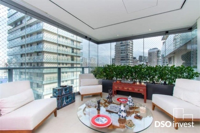 Apartamento com 4 Quartos à Venda,  em Vila Nova Conceição - São Paulo