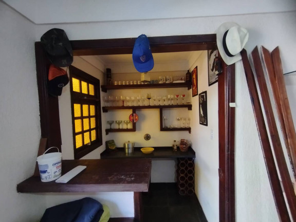 Imagem Casa com 6 Quartos à Venda, em Guaiúba - Guarujá Imagem Casa com 6 Quartos à Venda, em Guaiúba - Guarujá
