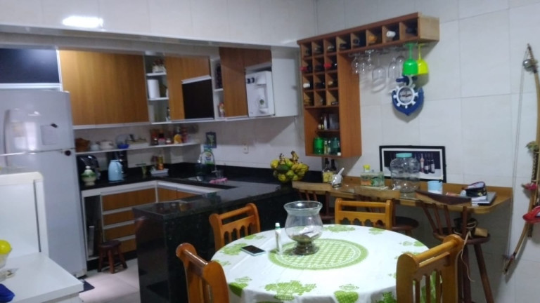 Imagem Casa com 3 Quartos à Venda, 244 m² em Trindade - Sao Gonçalo Imagem Casa com 3 Quartos à Venda, 244 m² em Trindade - Sao Gonçalo