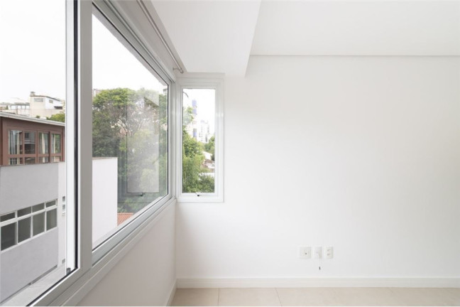Imagem Imóvel com 2 Quartos à Venda, em Higienópolis - Porto Alegre Imagem Imóvel com 2 Quartos à Venda, em Higienópolis - Porto Alegre