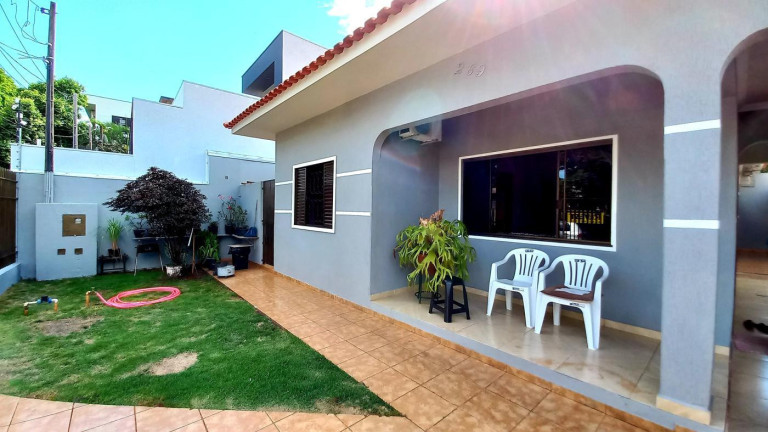 Imagem Casa com 3 Quartos à Venda, 140 m² em Vila Santo Antonio - Maringá Imagem Casa com 3 Quartos à Venda, 140 m² em Vila Santo Antonio - Maringá