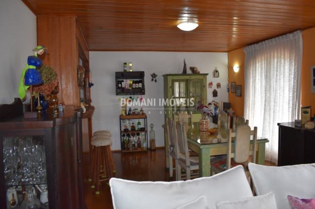Imagem Casa com 4 Quartos à Venda, 248 m² em Região Da Abernéssia - Campos Do Jordão