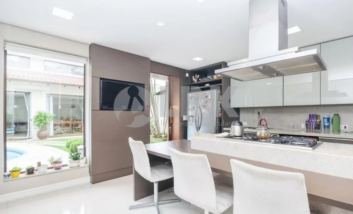Imagem Casa com 5 Quartos à Venda, 294 m² em Jardim Botânico - Porto Alegre Imagem Casa com 5 Quartos à Venda, 294 m² em Jardim Botânico - Porto Alegre