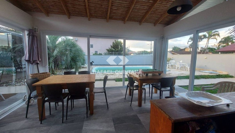 Casa com 3 Quartos à Venda, 260 m² em Cacupé - Florianópolis