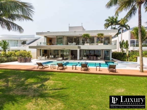 Imagem Casa com 8 Quartos à Venda, 647 m² em Tabatinga - Caraguatatuba Imagem Casa com 8 Quartos à Venda, 647 m² em Tabatinga - Caraguatatuba