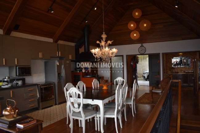 Imagem Casa com 4 Quartos à Venda, 420 m² em Região De Descansópolis - Campos Do Jordão