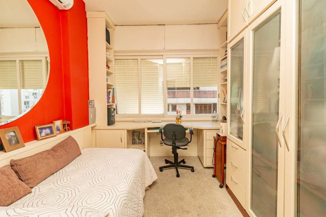Imagem Imóvel com 3 Quartos à Venda, em Petrópolis - Porto Alegre Imagem Imóvel com 3 Quartos à Venda, em Petrópolis - Porto Alegre