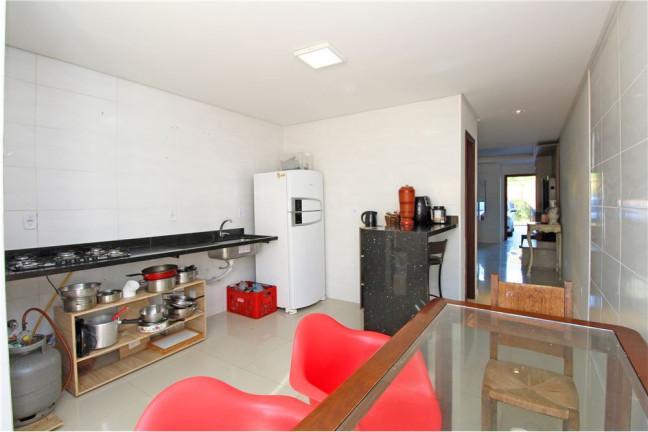 Imagem Casa com 3 Quartos à Venda, em Guarujá - Porto Alegre Imagem Casa com 3 Quartos à Venda, em Guarujá - Porto Alegre