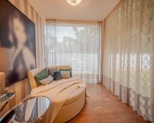 Imagem Casa com 4 Quartos à Venda,  em América - Joinville