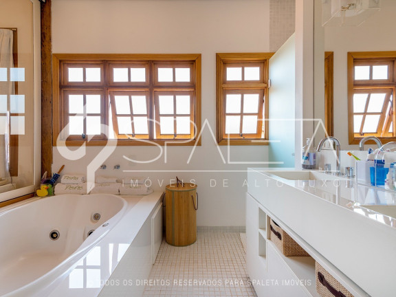 Imagem Casa com 3 Quartos à Venda, em Aldeia Da Serra - Barueri Imagem Casa com 3 Quartos à Venda, em Aldeia Da Serra - Barueri