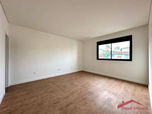 Sobrado com 3 Quartos à Venda, 127 m² em São Marcos - Joinville