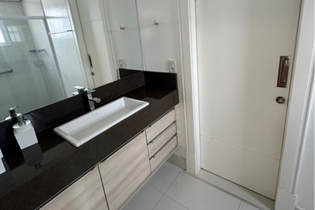 Imagem Imóvel com 3 Quartos à Venda, 136 m² em Centro - Balneário Camboriú Imagem Imóvel com 3 Quartos à Venda, 136 m² em Centro - Balneário Camboriú