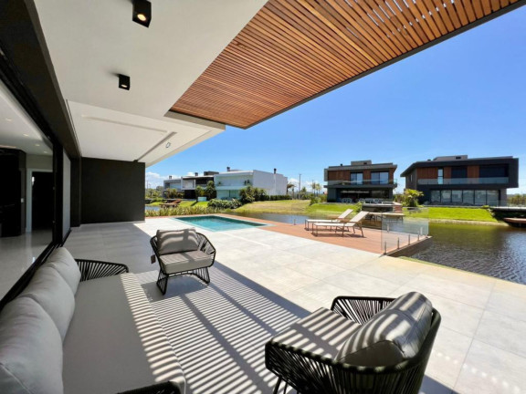 Imagem Casa com 5 Quartos à Venda, 430 m² em -- - Xangri-la