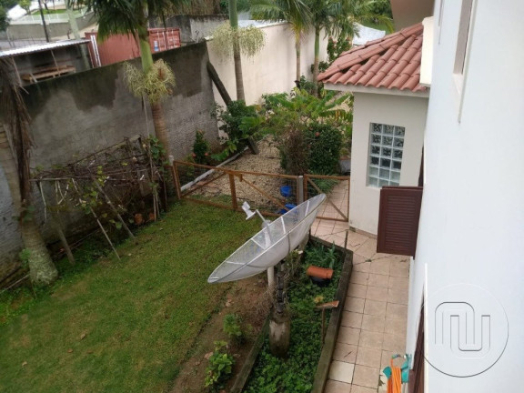 Imagem Casa com 4 Quartos à Venda, 300 m² em Ponta De Baixo - São José