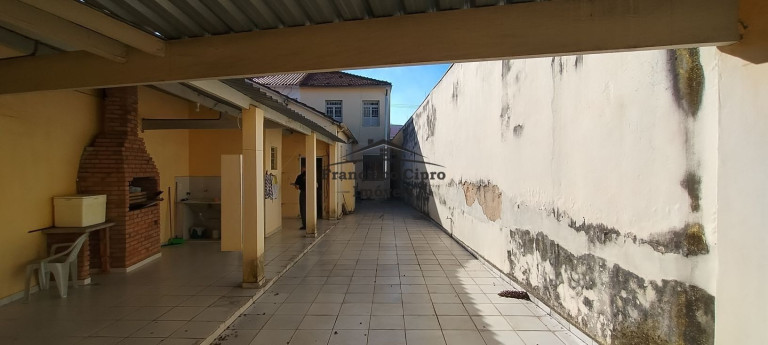 Sobrado com 2 Quartos à Venda, 221 m² em Centro - Guaratinguetá