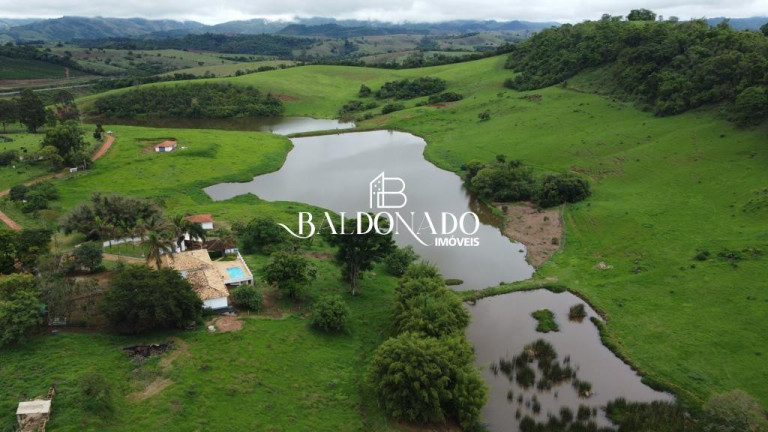 Imagem Imóvel com 4 Quartos à Venda, 726.000 m² em Centro - Monte Sião Imagem Imóvel com 4 Quartos à Venda, 726.000 m² em Centro - Monte Sião