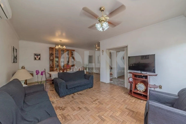Imagem Casa com 3 Quartos à Venda, 258 m² em Chácara Das Pedras - Porto Alegre