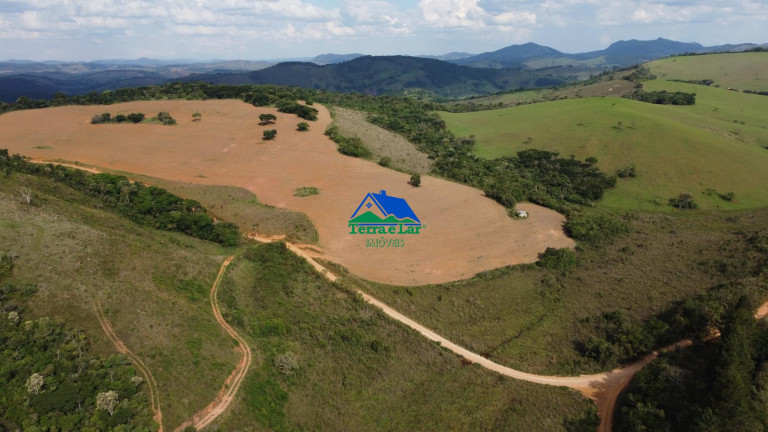 Imagem Imóvel com 6 Quartos à Venda, 1.500 m² em Zona Rural - Aiuruoca Imagem Imóvel com 6 Quartos à Venda, 1.500 m² em Zona Rural - Aiuruoca