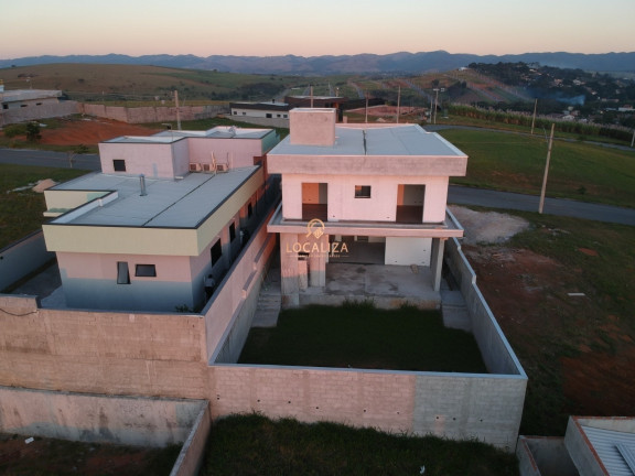 Imagem Casa com 3 Quartos à Venda, 360 m² em Santa Mônica - Caçapava Imagem Casa com 3 Quartos à Venda, 360 m² em Santa Mônica - Caçapava