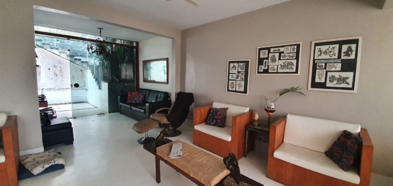 Imagem Casa com 4 Quartos à Venda, em São Francisco - Niterói Imagem Casa com 4 Quartos à Venda, em São Francisco - Niterói