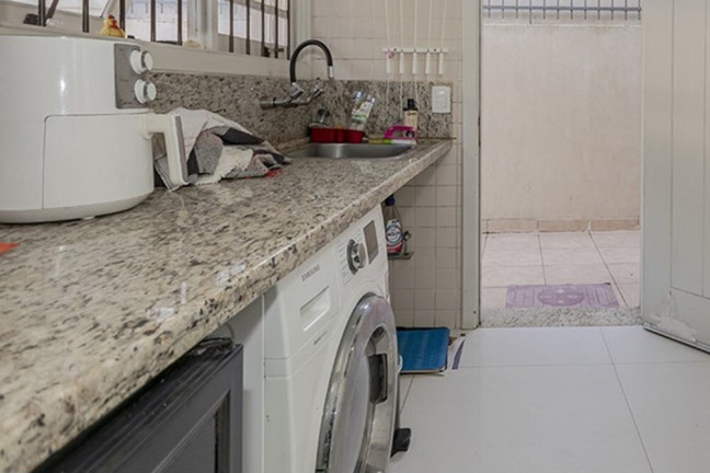 Imagem Casa com 3 Quartos à Venda, 304 m² em Espírito Santo - Porto Alegre Imagem Casa com 3 Quartos à Venda, 304 m² em Espírito Santo - Porto Alegre