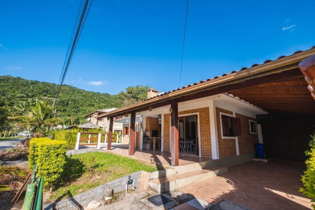 Imagem Casa de Condomínio com 3 Quartos à Venda, 160 m² em Cachoeira Do Bom Jesus - Florianópolis Imagem Casa de Condomínio com 3 Quartos à Venda, 160 m² em Cachoeira Do Bom Jesus - Florianópolis