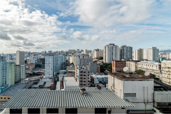 Imagem Imóvel com 1 Quarto à Venda, em Centro Histórico - Porto Alegre Imagem Imóvel com 1 Quarto à Venda, em Centro Histórico - Porto Alegre