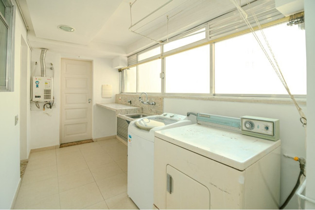 Imagem Apartamento com 3 Quartos à Venda, 177 m² em Centro Histórico - Porto Alegre Imagem Apartamento com 3 Quartos à Venda, 177 m² em Centro Histórico - Porto Alegre