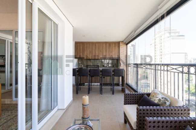 Imagem Imóvel com 4 Quartos para Alugar, 192 m² em Vila Nova Conceição - São Paulo
