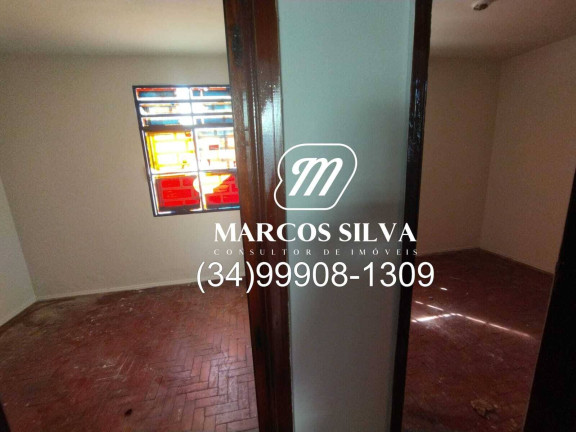 Imagem Casa com 3 Quartos à Venda, 250 m² em Nossa Senhora Aparecida - Uberlândia Imagem Casa com 3 Quartos à Venda, 250 m² em Nossa Senhora Aparecida - Uberlândia