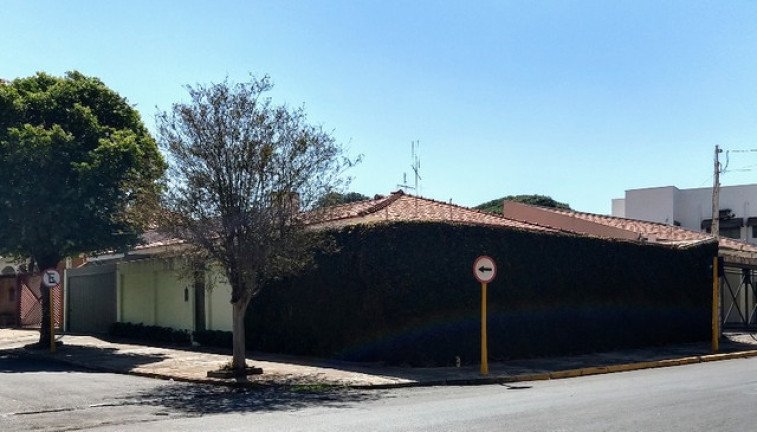 Imagem Casa com 3 Quartos à Venda, 260 m² em Bauru Imagem Casa com 3 Quartos à Venda, 260 m² em Bauru