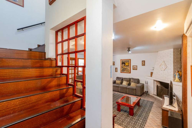 Imagem Casa com 3 Quartos à Venda,  em Medianeira - Porto Alegre