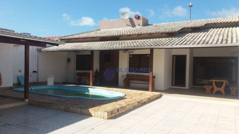 Imagem Casa com 4 Quartos à Venda, 120 m² em Praia De Armação Do Itapocorói - Penha Imagem Casa com 4 Quartos à Venda, 120 m² em Praia De Armação Do Itapocorói - Penha