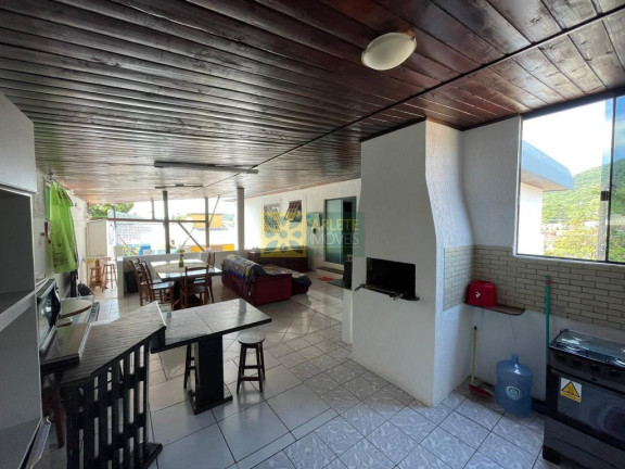 Imagem Casa com 9 Quartos à Venda, 380 m² em Centro - Porto Belo Imagem Casa com 9 Quartos à Venda, 380 m² em Centro - Porto Belo